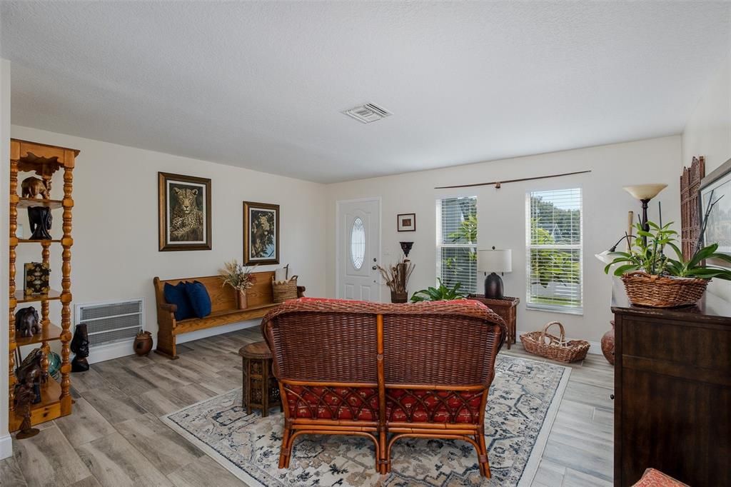 Active With Contract: $329,900 (3 beds, 2 baths, 1715 Square Feet)