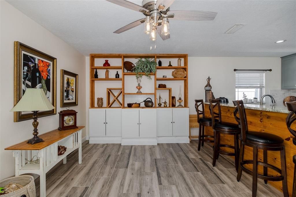 Active With Contract: $329,900 (3 beds, 2 baths, 1715 Square Feet)