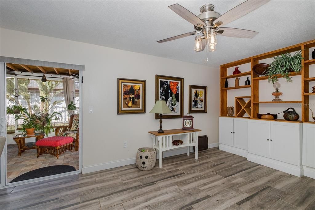 Active With Contract: $329,900 (3 beds, 2 baths, 1715 Square Feet)