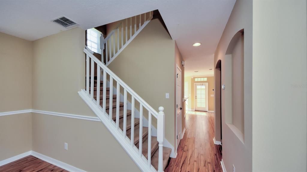 出租: $3,000 (4 贝兹, 3 浴室, 2547 平方英尺)