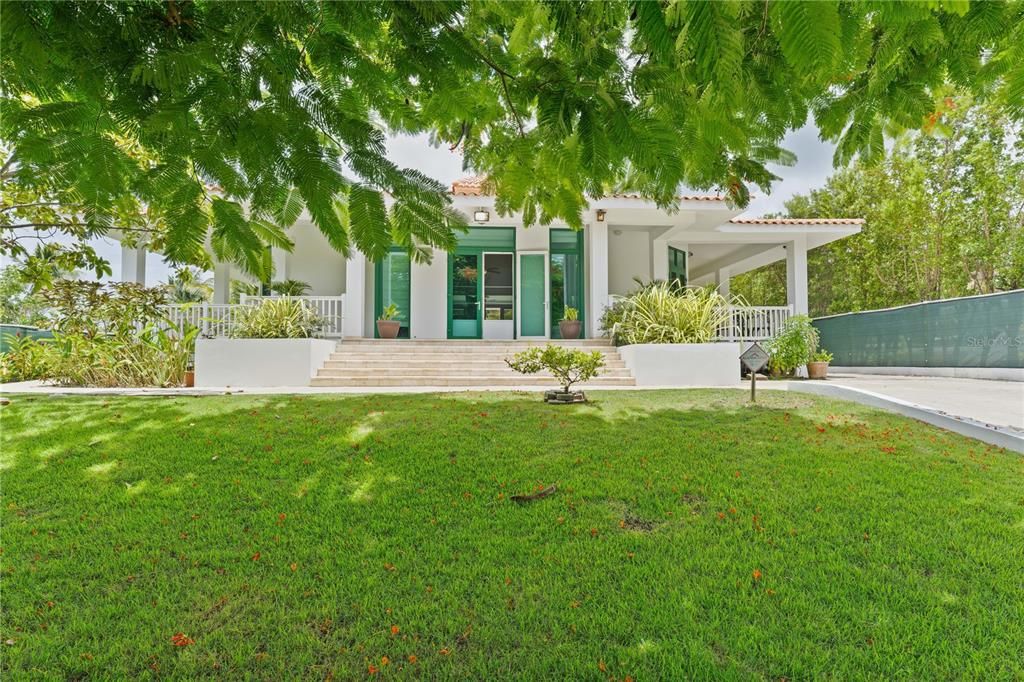 For Sale: $2,500,000 (2 beds, 2 baths, 4877 Square Feet)