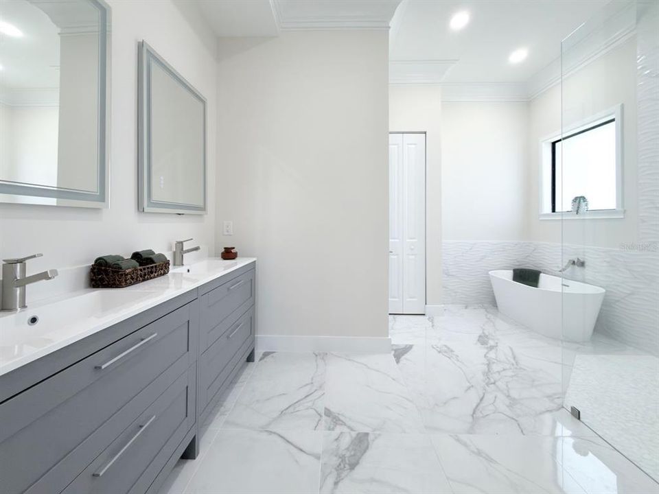 For Sale: $1,664,000 (4 beds, 3 baths, 3156 Square Feet)