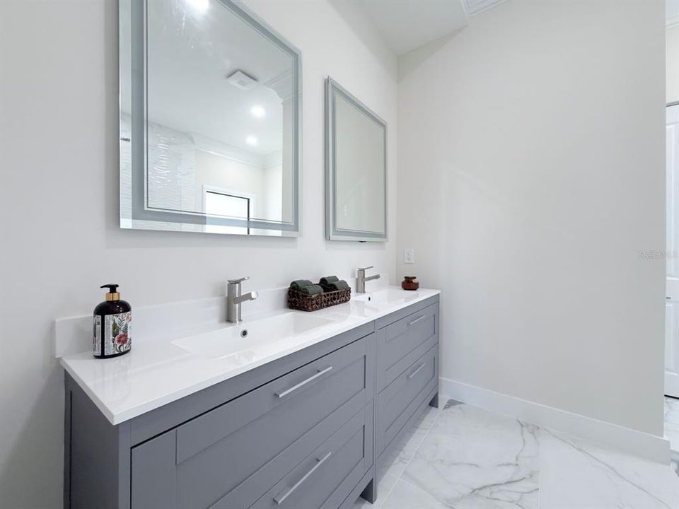 For Sale: $1,664,000 (4 beds, 3 baths, 3156 Square Feet)