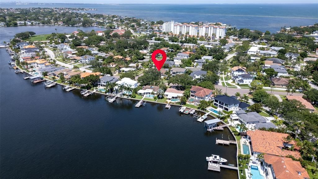 出租: $8,500 (4 贝兹, 4 浴室, 3515 平方英尺)