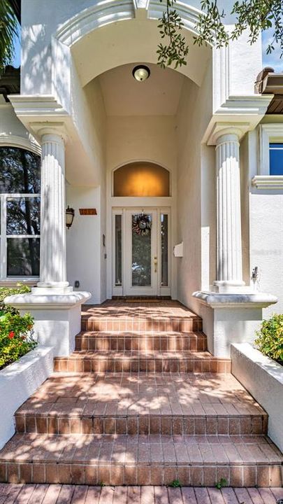 出租: $8,500 (4 贝兹, 4 浴室, 3515 平方英尺)