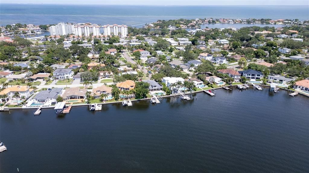 出租: $8,500 (4 贝兹, 4 浴室, 3515 平方英尺)