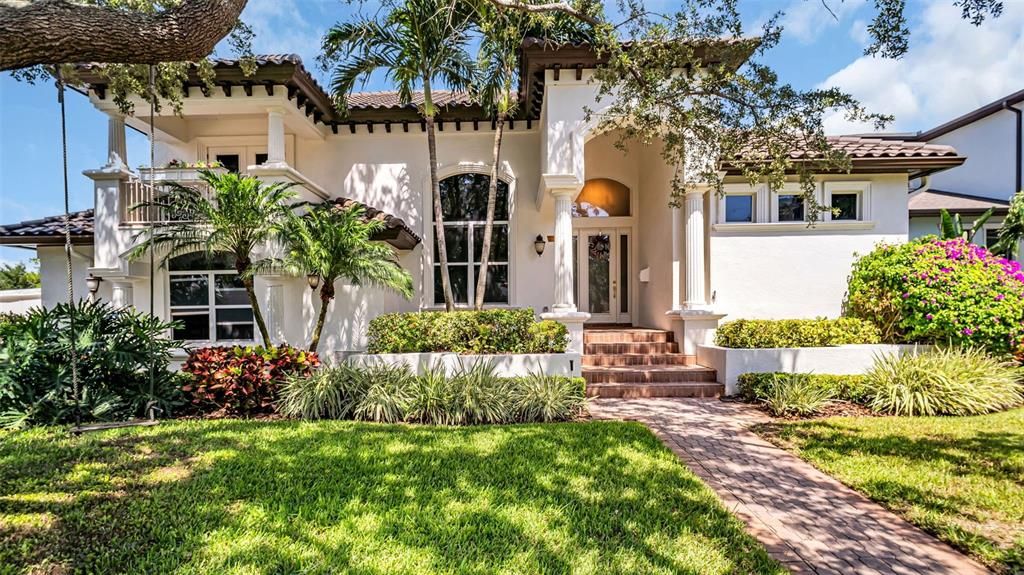 出租: $8,500 (4 贝兹, 4 浴室, 3515 平方英尺)