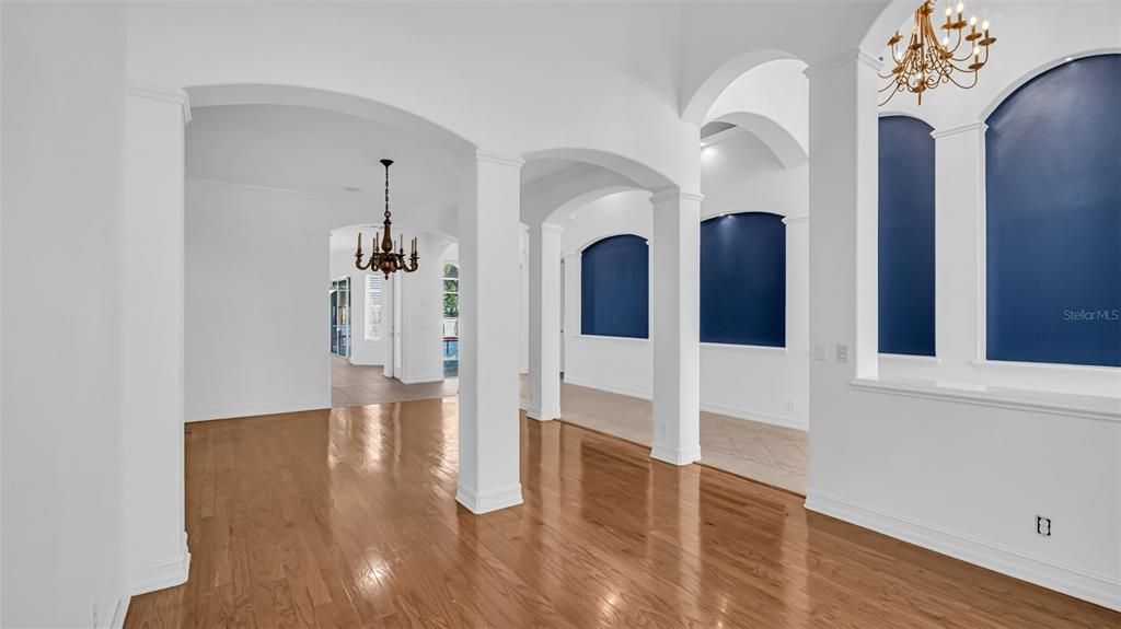 出租: $8,500 (4 贝兹, 4 浴室, 3515 平方英尺)