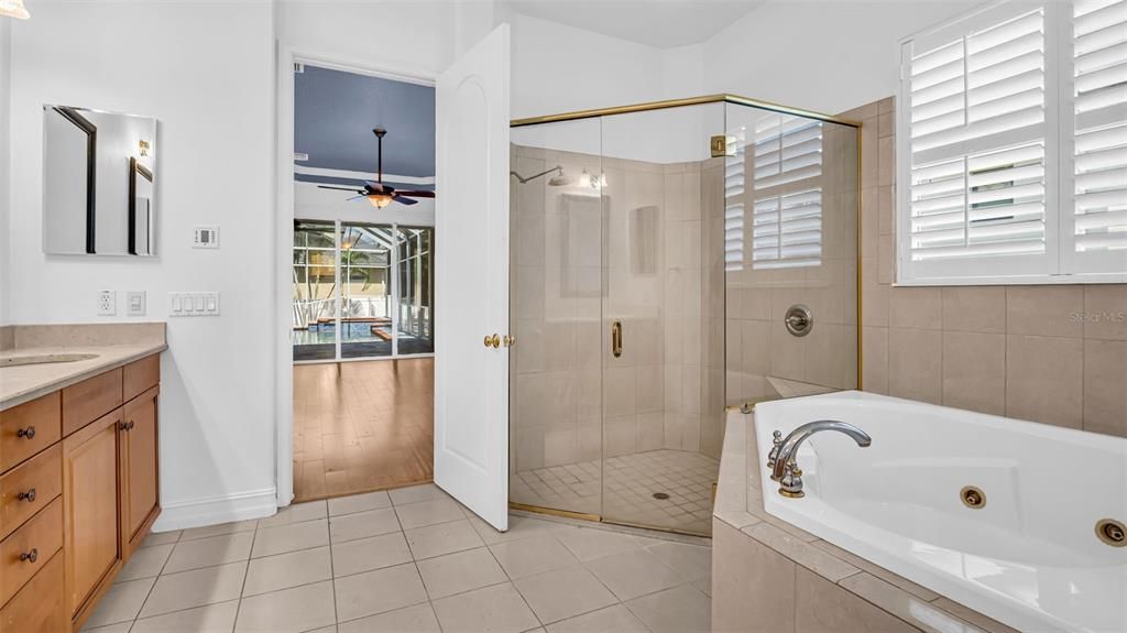 出租: $8,500 (4 贝兹, 4 浴室, 3515 平方英尺)