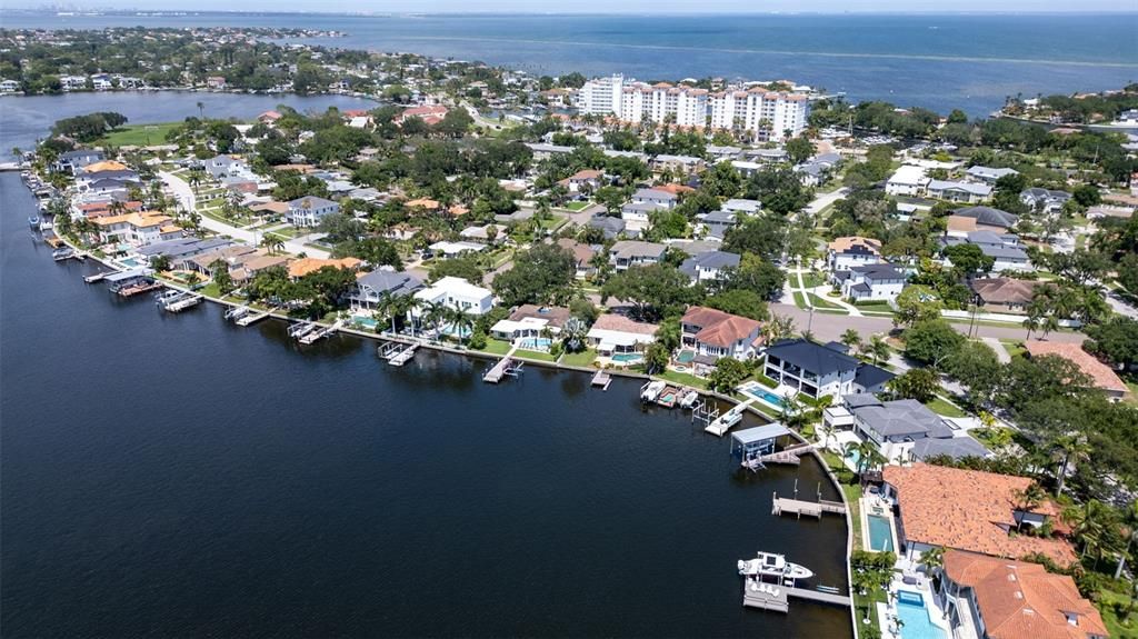 出租: $8,500 (4 贝兹, 4 浴室, 3515 平方英尺)