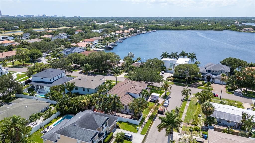 出租: $8,500 (4 贝兹, 4 浴室, 3515 平方英尺)