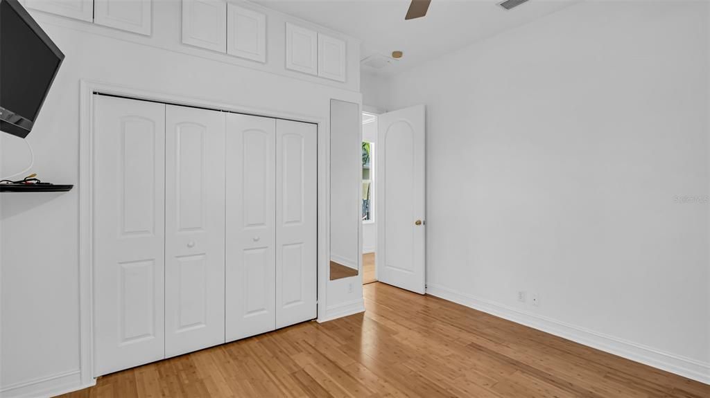 出租: $8,500 (4 贝兹, 4 浴室, 3515 平方英尺)