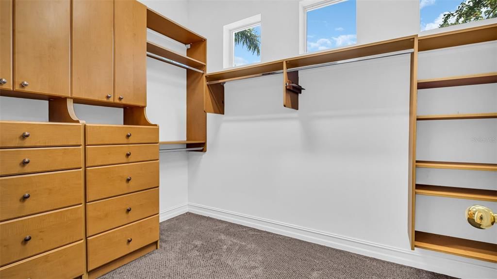 出租: $8,500 (4 贝兹, 4 浴室, 3515 平方英尺)