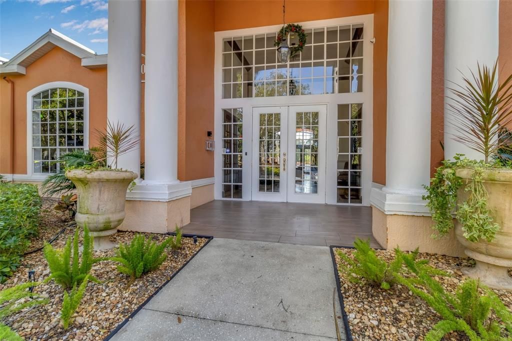 待售: $295,000 (1 贝兹, 1 浴室, 949 平方英尺)