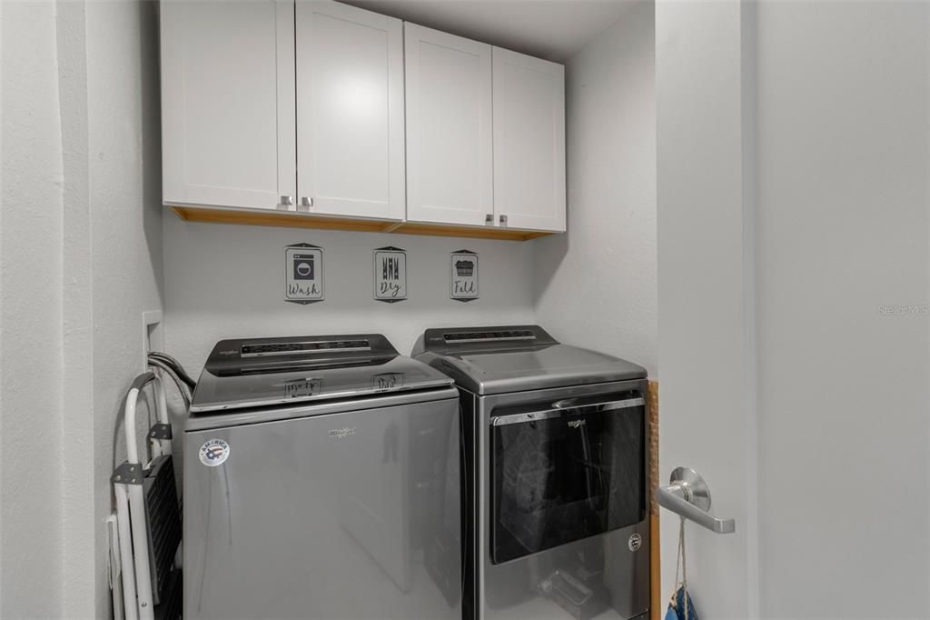 待售: $295,000 (1 贝兹, 1 浴室, 949 平方英尺)