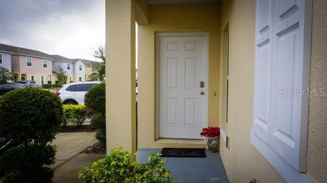 For Rent: $2,350 (3 beds, 2 baths, 1762 Square Feet)