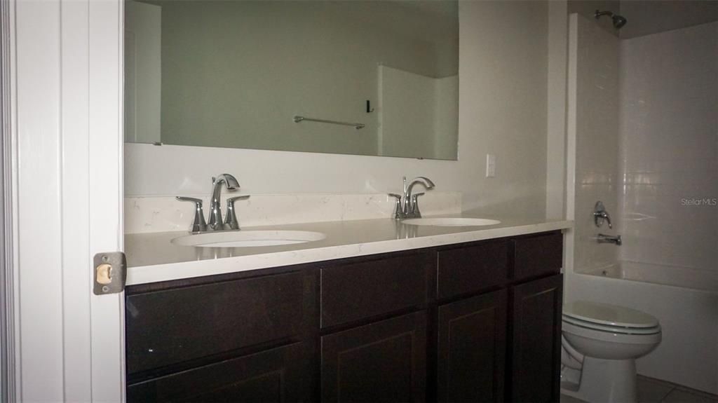 For Rent: $2,350 (3 beds, 2 baths, 1762 Square Feet)