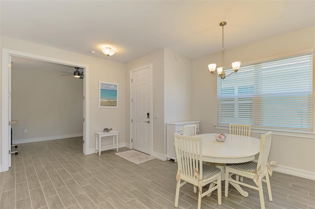 На продажу: $375,000 (2 спален, 2 ванн, 1503 Квадратных фут)