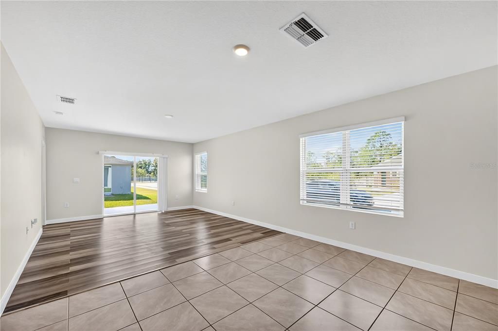 For Sale: $284,000 (3 beds, 2 baths, 1629 Square Feet)