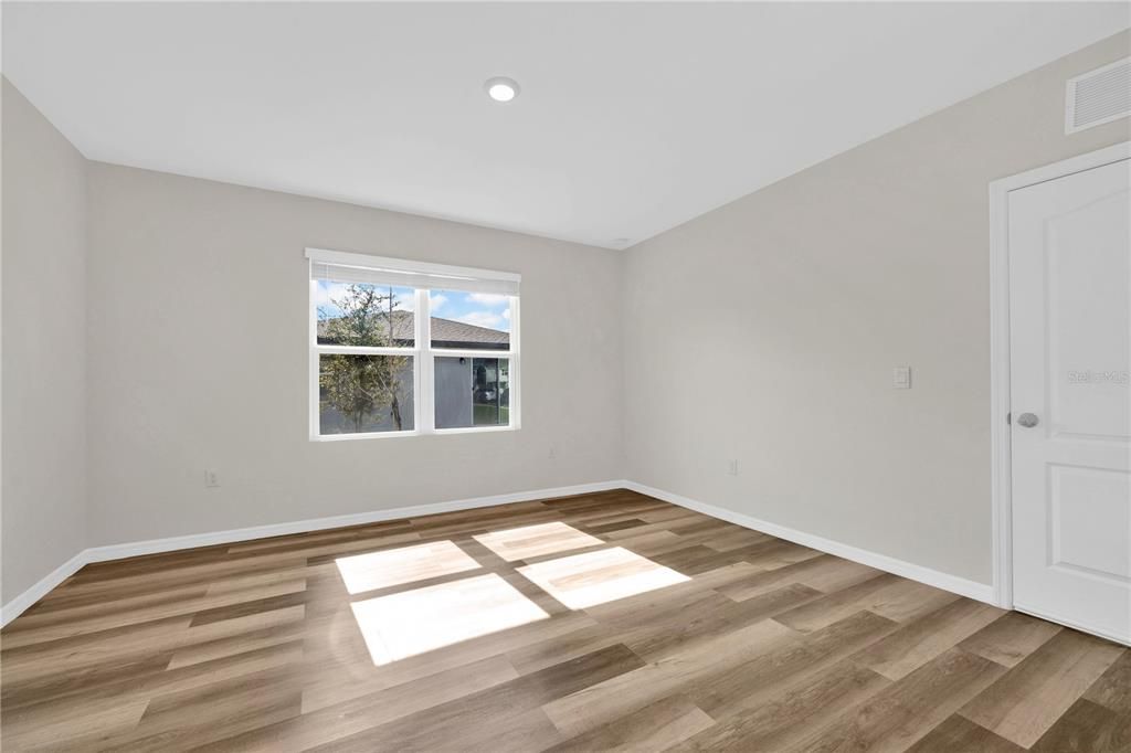 For Sale: $284,000 (3 beds, 2 baths, 1629 Square Feet)