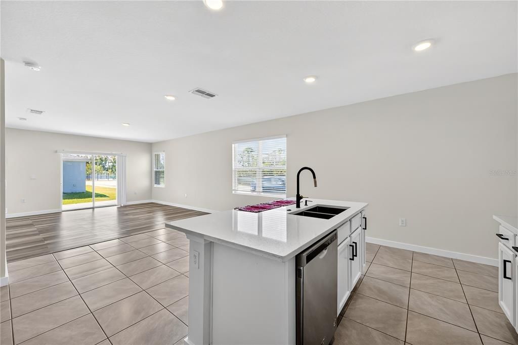 For Sale: $284,000 (3 beds, 2 baths, 1629 Square Feet)