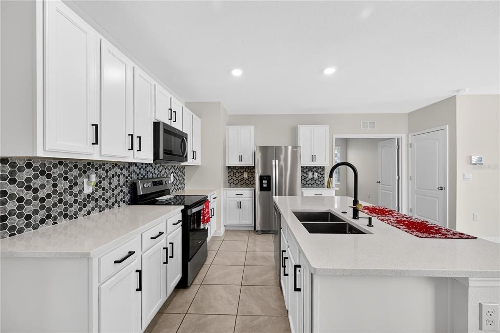 For Sale: $284,000 (3 beds, 2 baths, 1629 Square Feet)