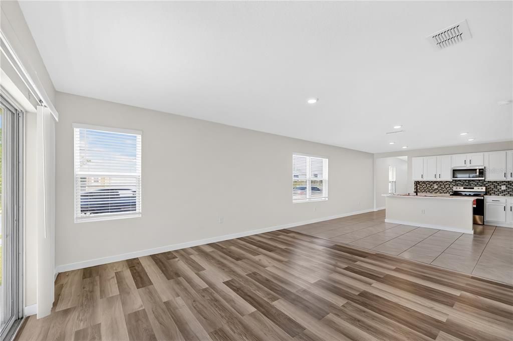 For Sale: $284,000 (3 beds, 2 baths, 1629 Square Feet)