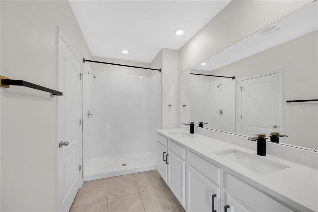 For Sale: $284,000 (3 beds, 2 baths, 1629 Square Feet)