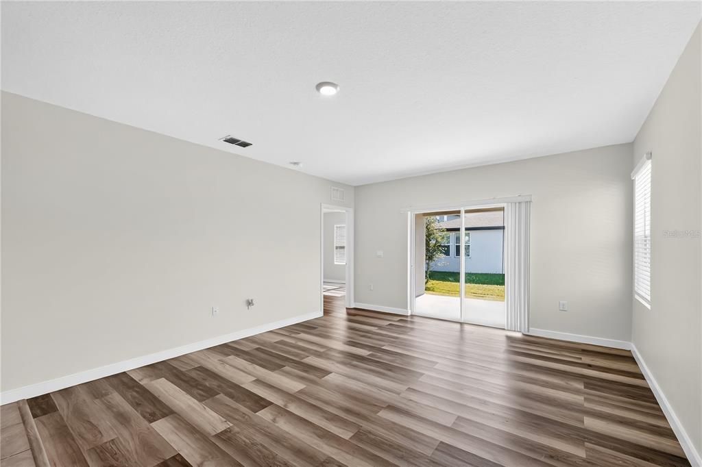 For Sale: $284,000 (3 beds, 2 baths, 1629 Square Feet)