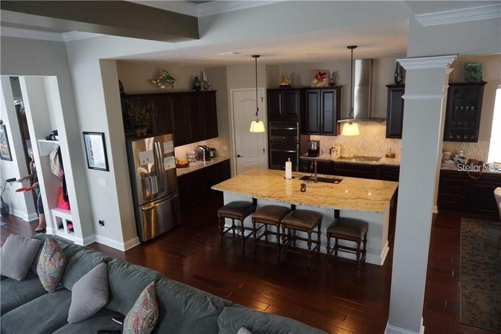 В аренду: $4,800 (4 спален, 3 ванн, 2950 Квадратных фут)