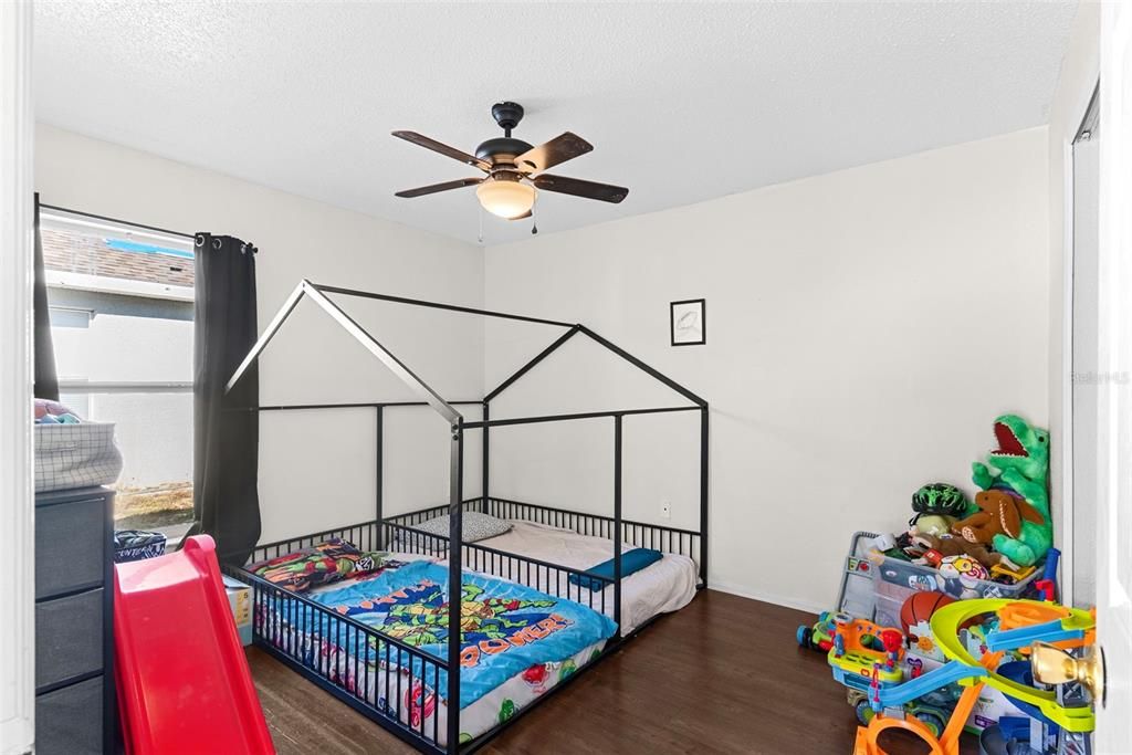 For Sale: $255,000 (3 beds, 2 baths, 1182 Square Feet)