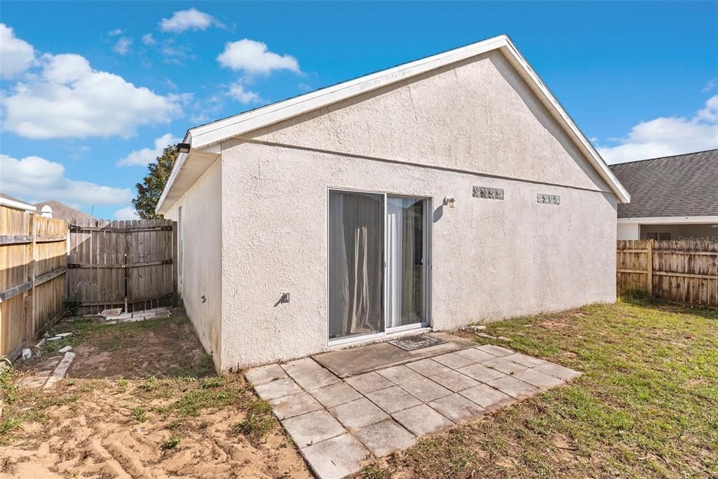 For Sale: $255,000 (3 beds, 2 baths, 1182 Square Feet)