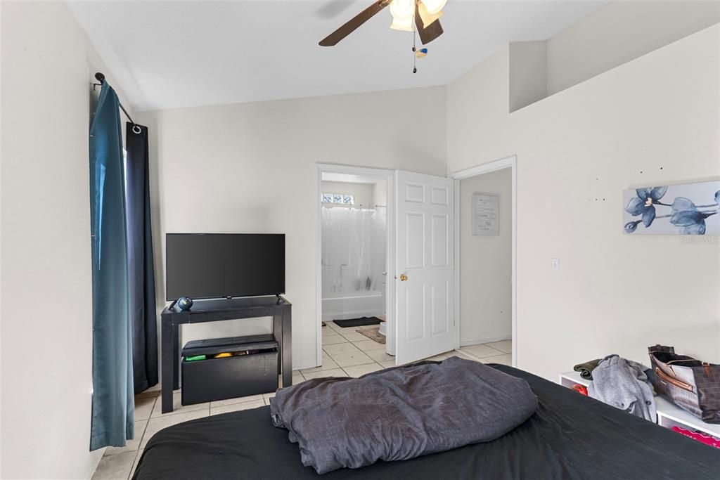 For Sale: $255,000 (3 beds, 2 baths, 1182 Square Feet)