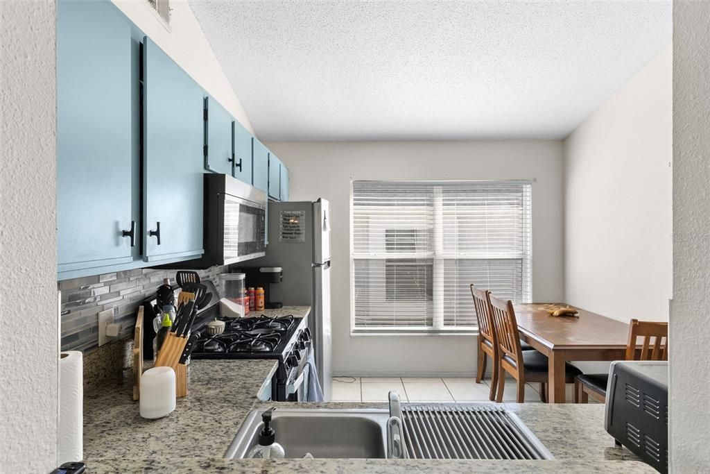 For Sale: $255,000 (3 beds, 2 baths, 1182 Square Feet)