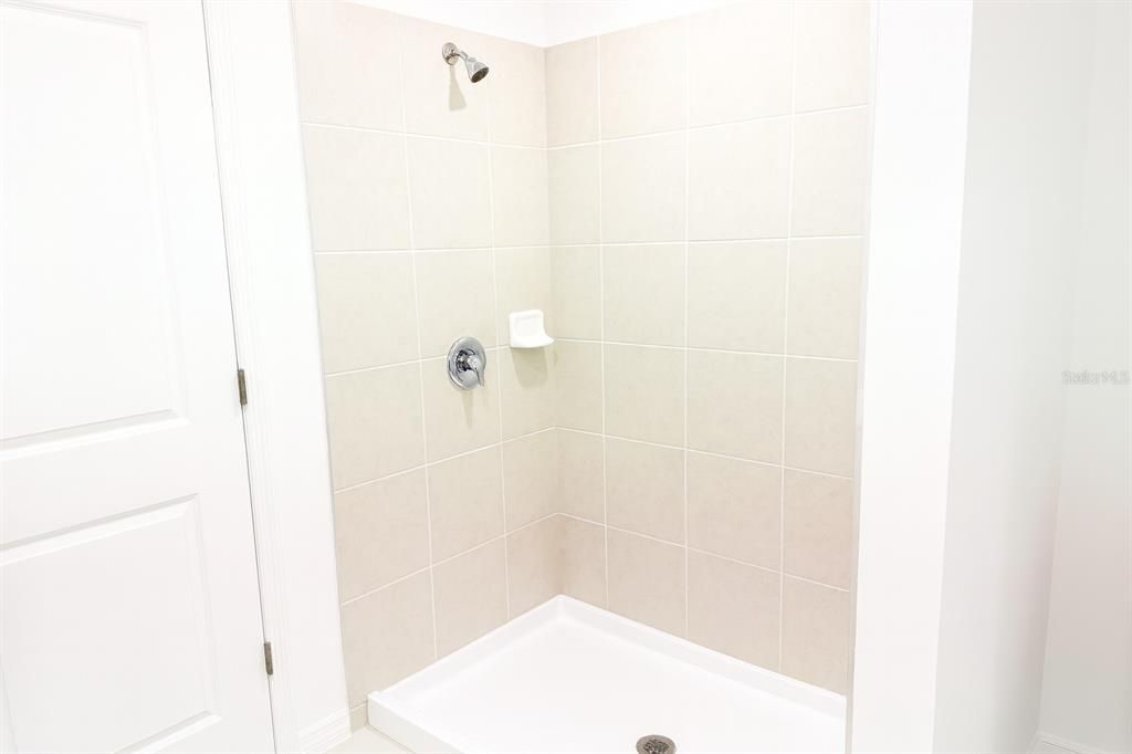 В аренду: $2,850 (4 спален, 2 ванн, 1874 Квадратных фут)