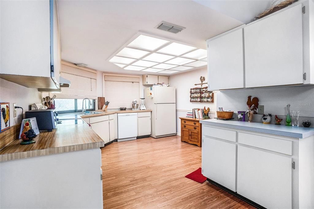 For Sale: $449,000 (3 beds, 2 baths, 1837 Square Feet)