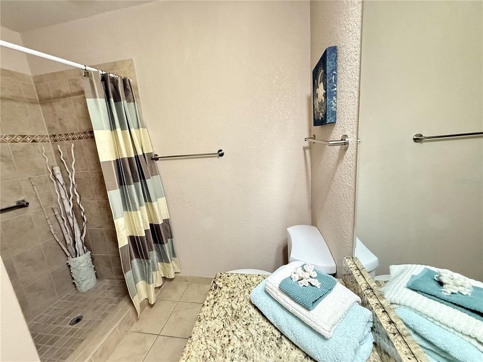 En Venta: $179,500 (2 camas, 2 baños, 951 Pies cuadrados)