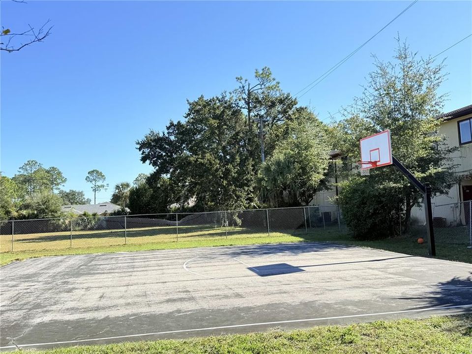 En Venta: $179,500 (2 camas, 2 baños, 951 Pies cuadrados)