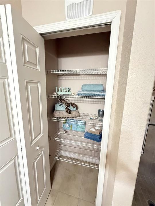 En Venta: $179,500 (2 camas, 2 baños, 951 Pies cuadrados)