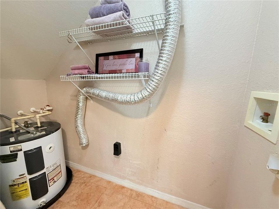 En Venta: $179,500 (2 camas, 2 baños, 951 Pies cuadrados)