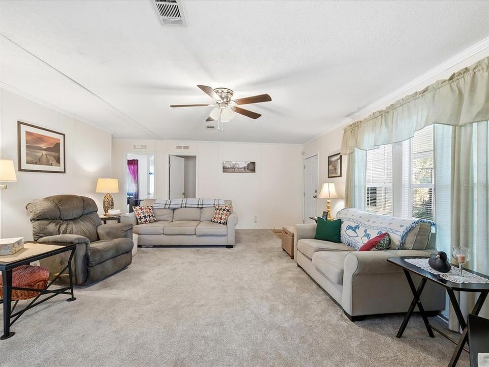 待售: $199,000 (3 贝兹, 2 浴室, 1344 平方英尺)