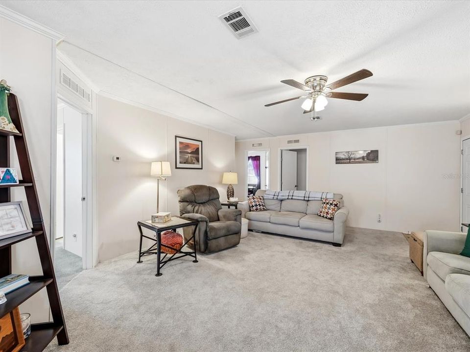 待售: $199,000 (3 贝兹, 2 浴室, 1344 平方英尺)