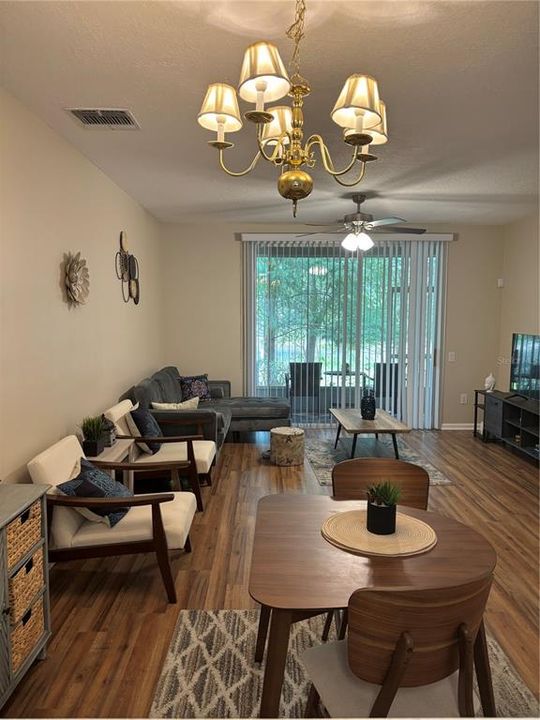 En Venta: $249,500 (2 camas, 2 baños, 1095 Pies cuadrados)