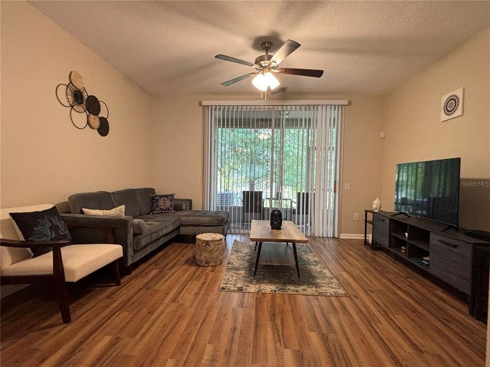 En Venta: $249,500 (2 camas, 2 baños, 1095 Pies cuadrados)