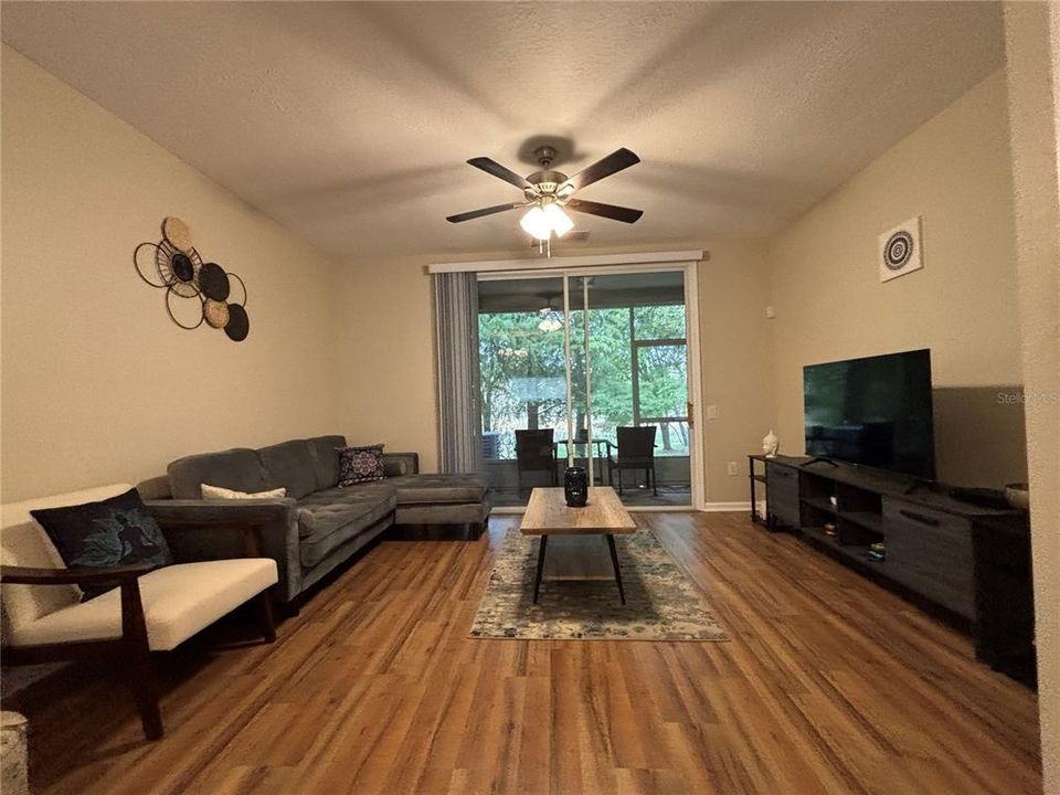 En Venta: $249,500 (2 camas, 2 baños, 1095 Pies cuadrados)