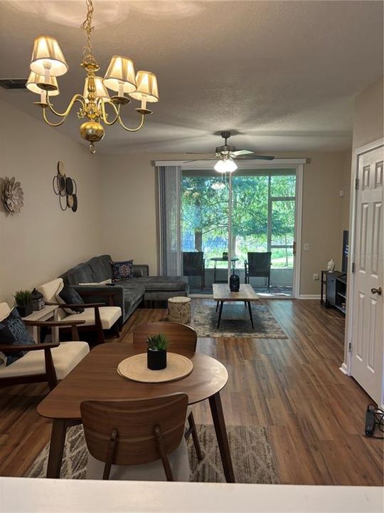 En Venta: $249,500 (2 camas, 2 baños, 1095 Pies cuadrados)