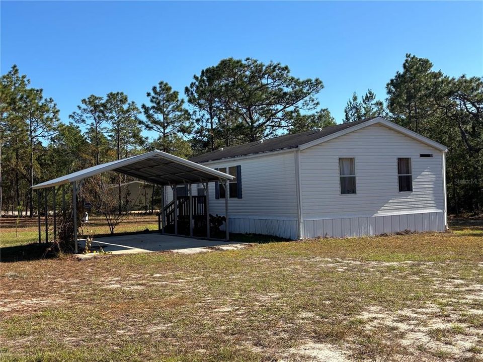 Под контрактом: $159,000 (2 спален, 2 ванн, 960 Квадратных фут)