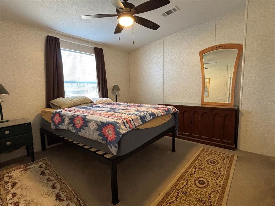 Под контрактом: $159,000 (2 спален, 2 ванн, 960 Квадратных фут)