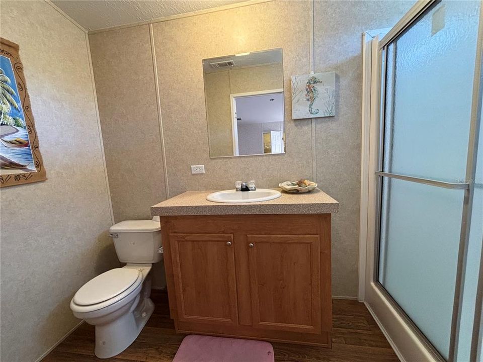 Под контрактом: $159,000 (2 спален, 2 ванн, 960 Квадратных фут)