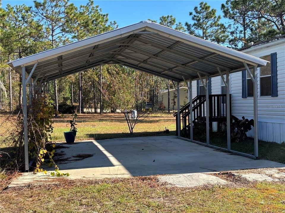 Под контрактом: $159,000 (2 спален, 2 ванн, 960 Квадратных фут)